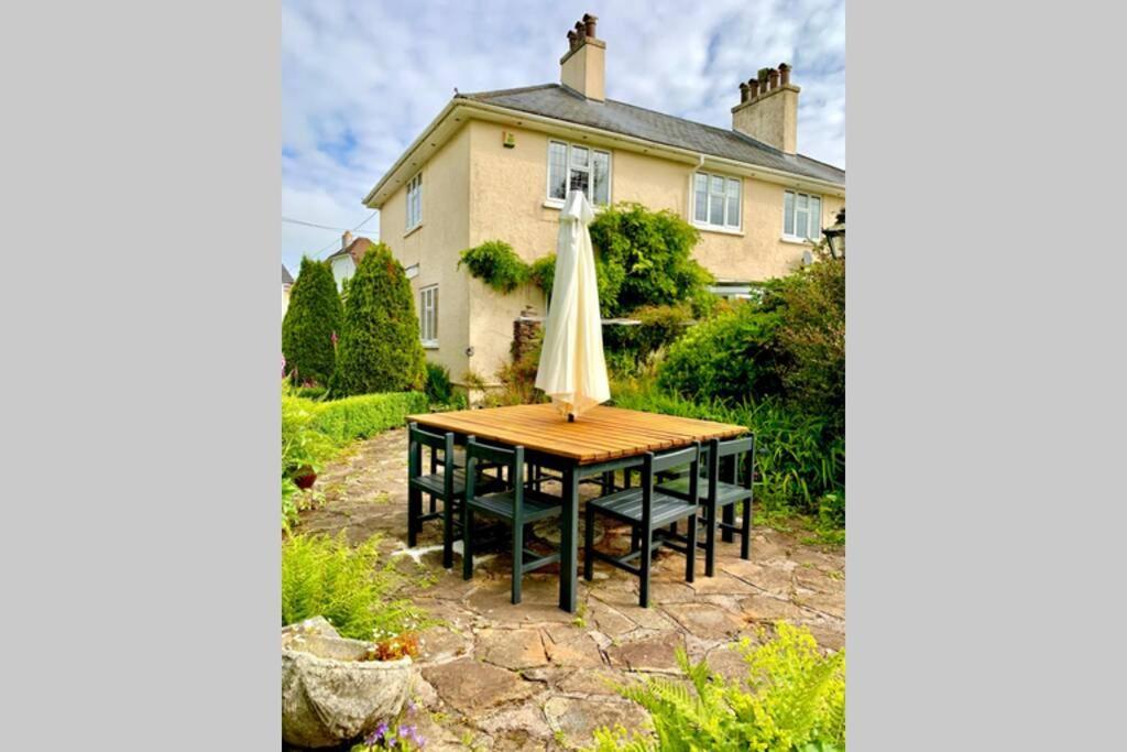 Hectors House Comfortable 4 Bed House In Mature Gardens Йелвертон Экстерьер фото